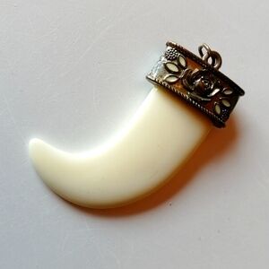 🔥Final Sale🔥 Faux Ivory Elephant Tusk Horn Rose Flower Pendant Talisman